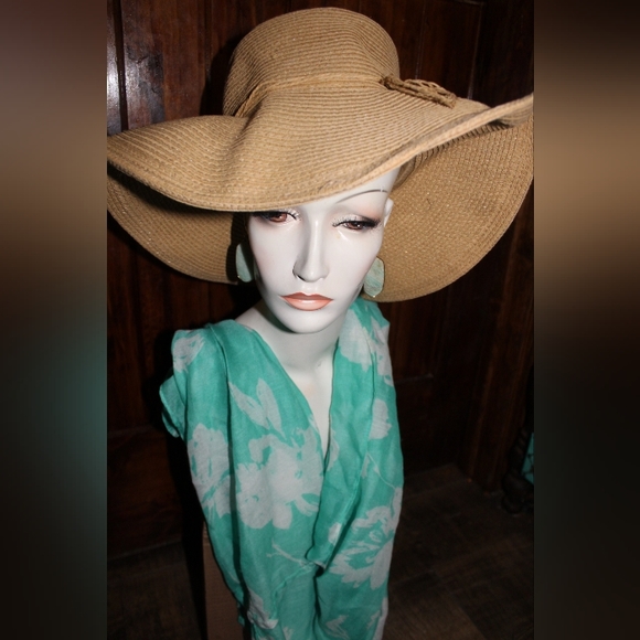 Vintage Style Hat, Earrings, & Beautiful Illuminating Scarf/Wrap☆SCARF GLOWS - Picture 7 of 14